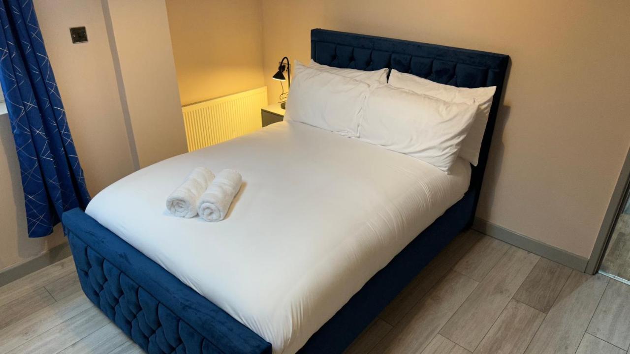 One Bedroom Apartment In Walsall Sleeps 4 Free Wifi By Villazu Bloxwich ภายนอก รูปภาพ