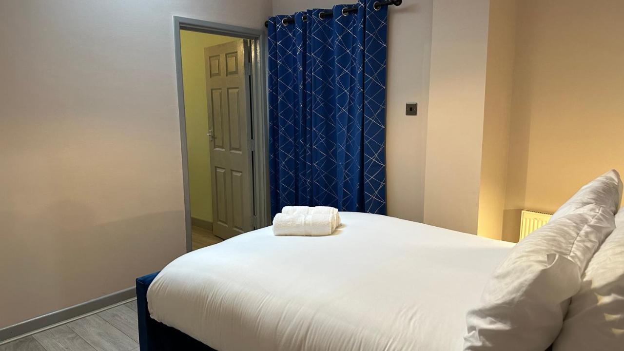 One Bedroom Apartment In Walsall Sleeps 4 Free Wifi By Villazu Bloxwich ภายนอก รูปภาพ
